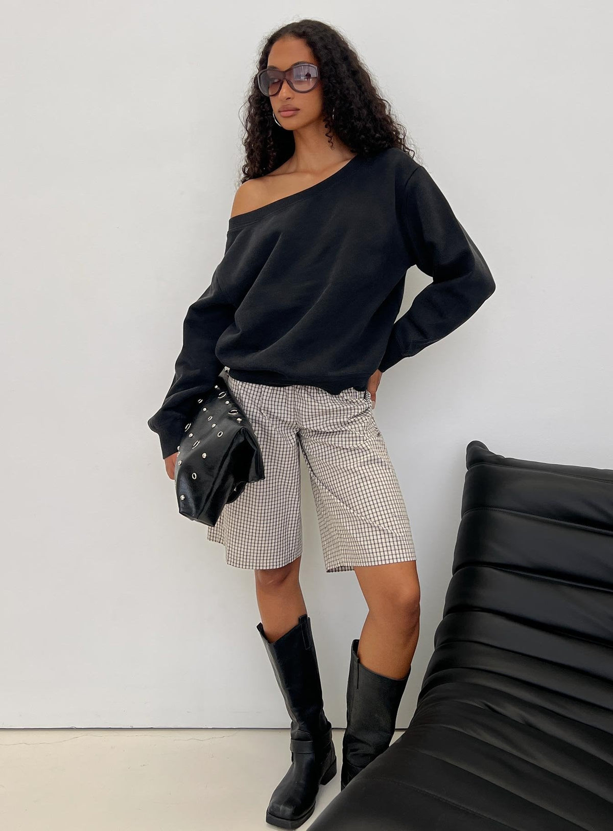 Wellness Off the Shoulder Jumper Washed Black