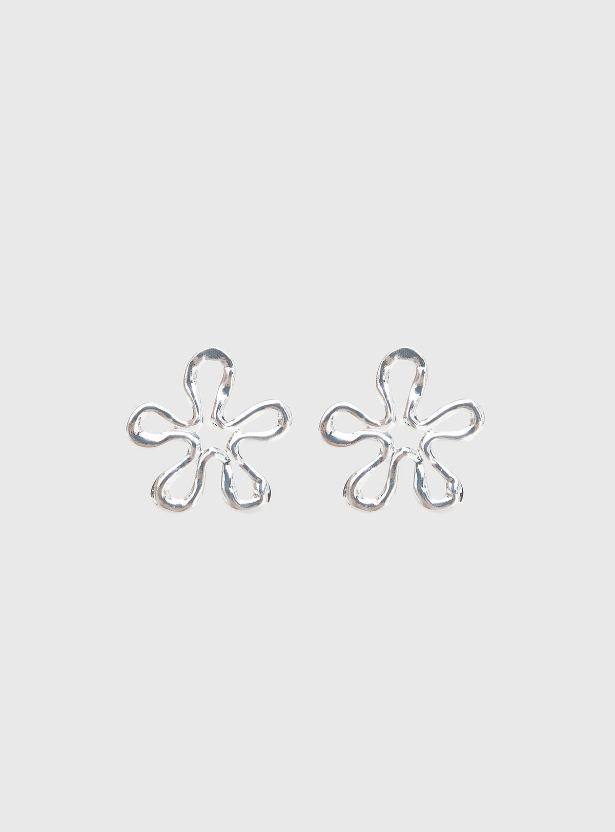 Sweet Embrace Flower Earrings Silver