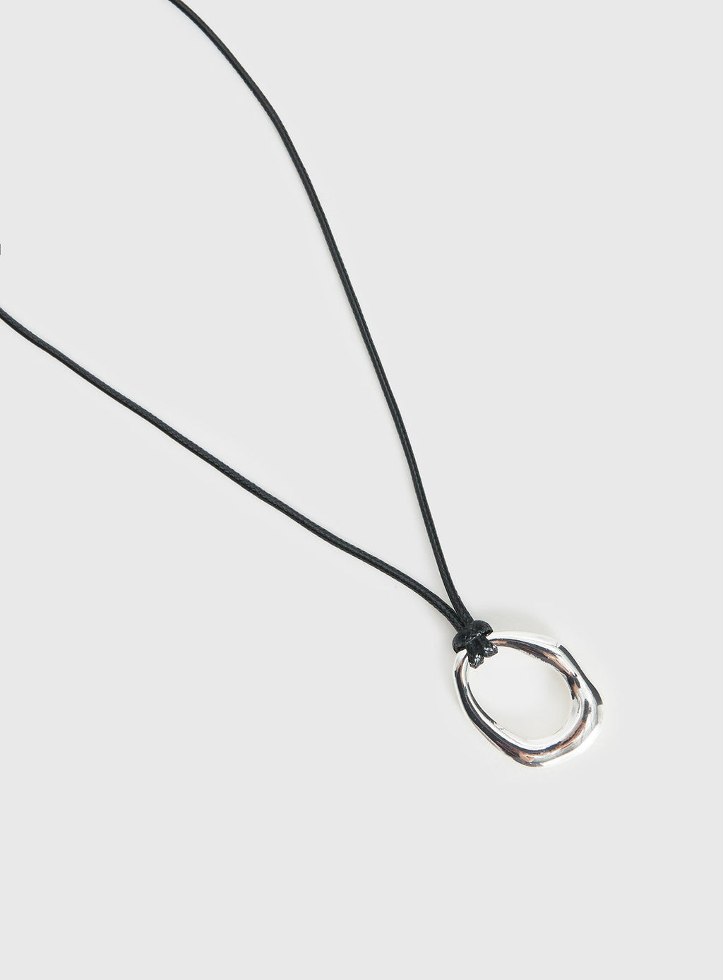 Star Quality Pendant Necklace Black / Silver