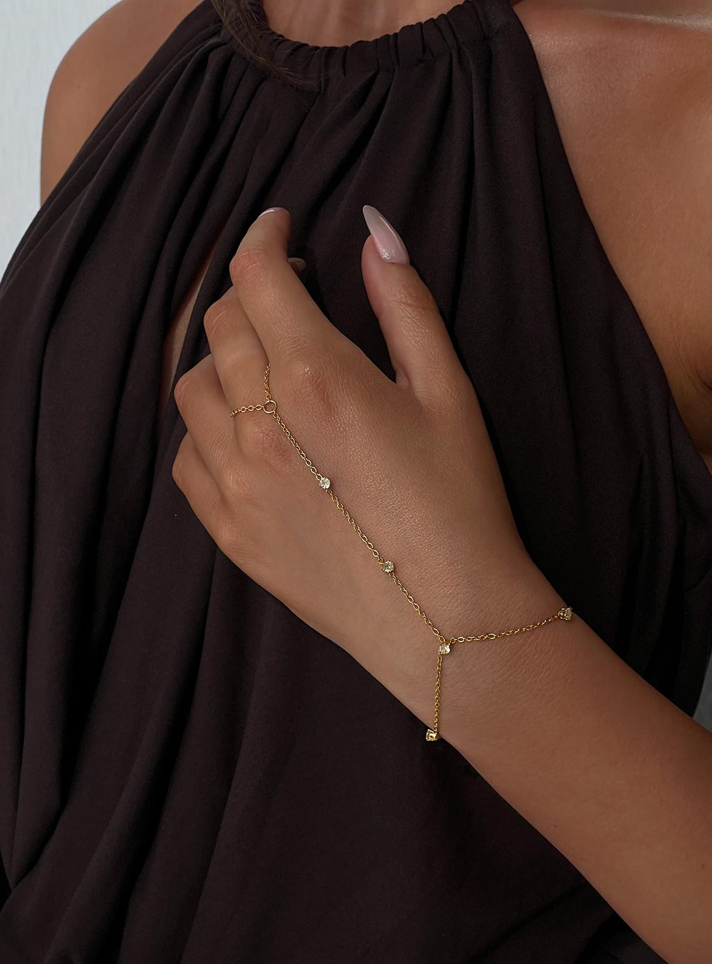 Raynna Hand Chain Gold