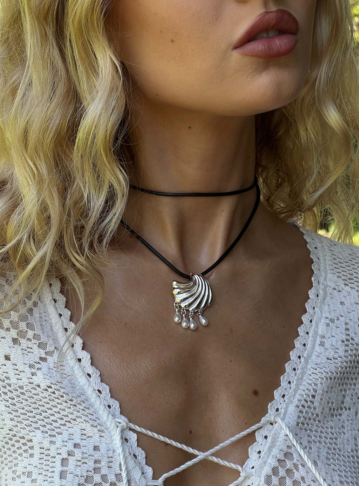 Sun Still Shines Shell Necklace Silver